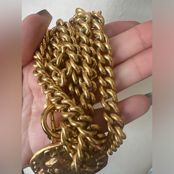 CHANEL Vintage Gold Lion Leo Coin CC Pendant Necklace - Picture 8 of 10